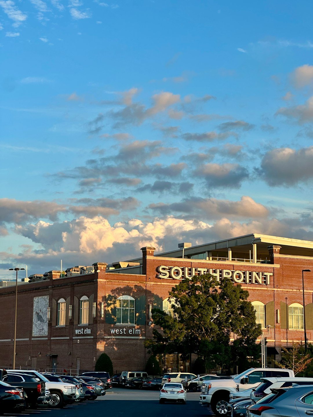 southpoint-building-with-a-parking-lot-and-sky-oihxe4-e-cg